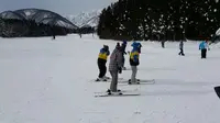 Suasana bermain ski di Hakuba, Jepang. (Marco Tampubolon/Liputan6.com)