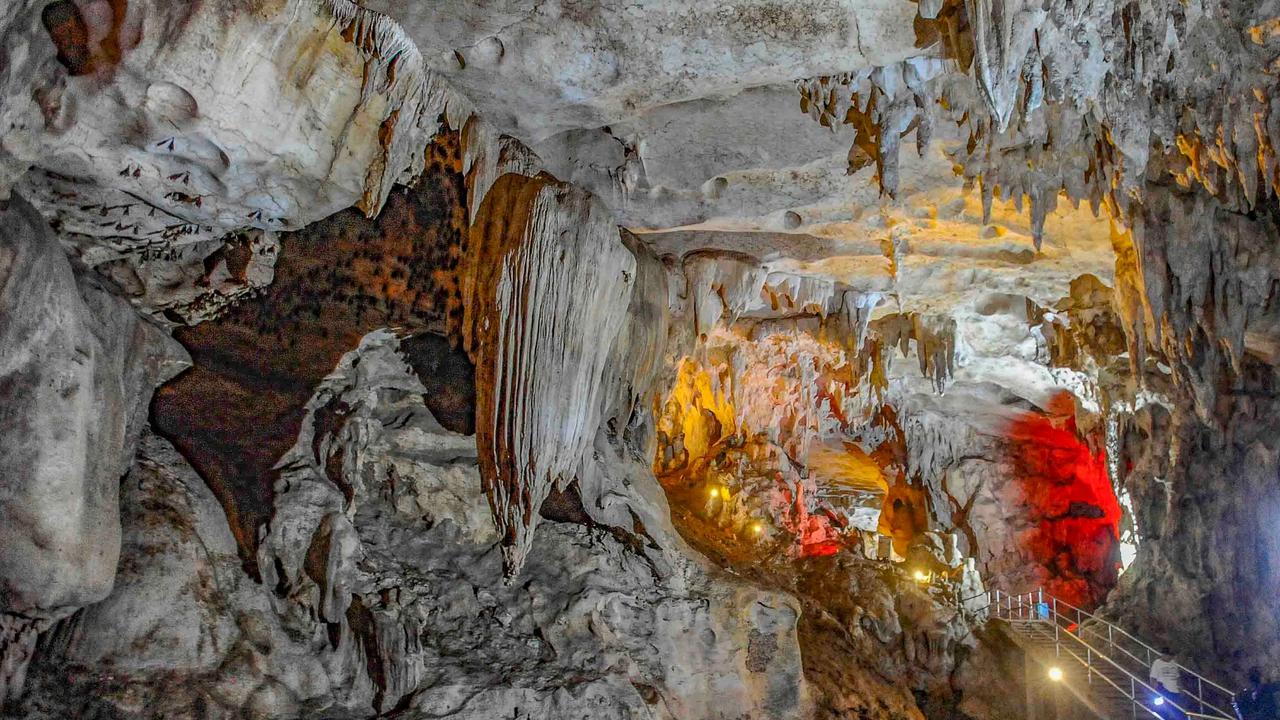 FOTO: Pesona Stalaktit dan Stalagmit Goa Lowo, Keajaiban Alam Trenggalek