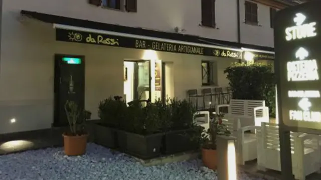 Tampilan depan restoran Valentino Rossi yang terletak di kota Tavullia, Italia