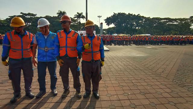 Apel siaga PLN Unit Induk Distribusi (UID) Banten,  di Alun-alun Barat Kota Serang, Banten, Jumat (20/12/2019). (Yandhi/Liputan6.com)