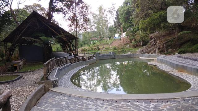 Pemandian Air Panas Green Forest
