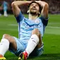 Ekspresi pemain Manchester City, Jesus Navas saat gagal mencetak gol ke gawang MU pada pertandingan Piala Liga Inggris di Stadion Old Trafford, Manchester, Inggris (26/10). City harus menerima kekalahnya dengan skor 1-0. (Reuters/Jason Cairnduff)