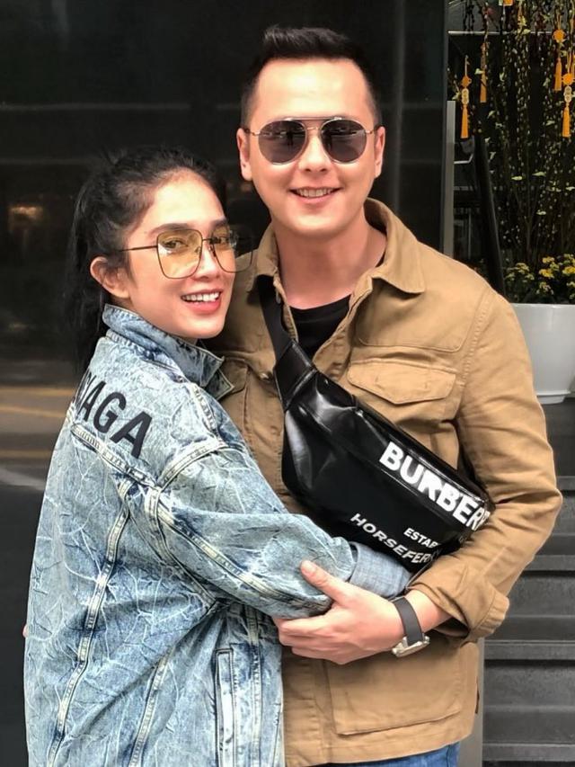 [Fimela] Ussy Sulistiawaty dan Andhika Pratama