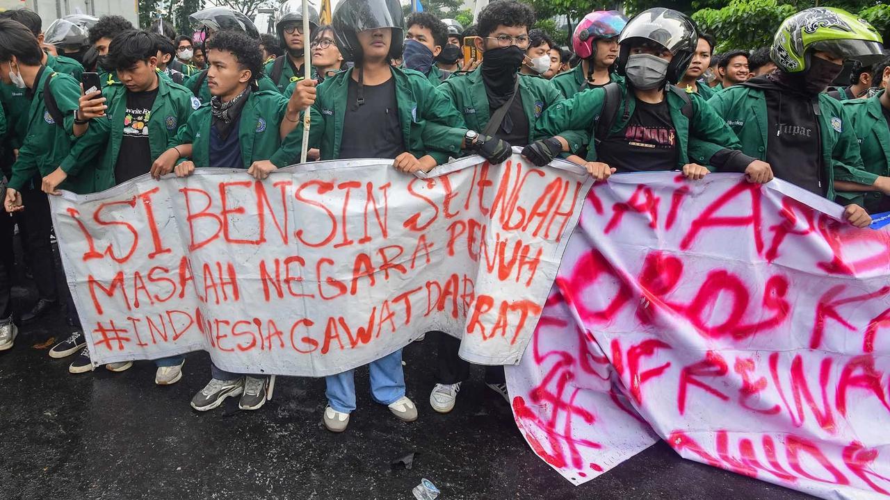 FOTO: Mahasiswa  Gelar Aksi di Jalan Sudirman Jakarta  Suarakan Sejumlah Isu Nasional