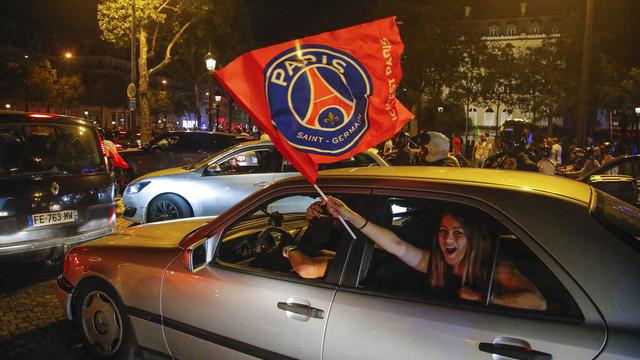 FOTO: Lolos ke Final Liga Champions untuk Pertama Kalinya, Fans PSG Tumpah Ruah di Jalanan Ibu Kota