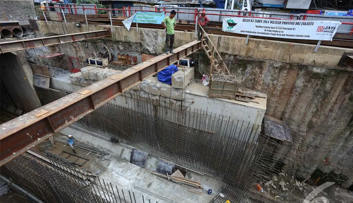 Kapasitas ini lebih memadai dibanding sebelumnya yang hanya dapat menampung 330 m3/detik air dari Bendung Katulampa di Bogor melalui Sungai Ciliwung. Foto diambil pada Senin (30/6/2014) (Liputan6.com/Johan Tallo)