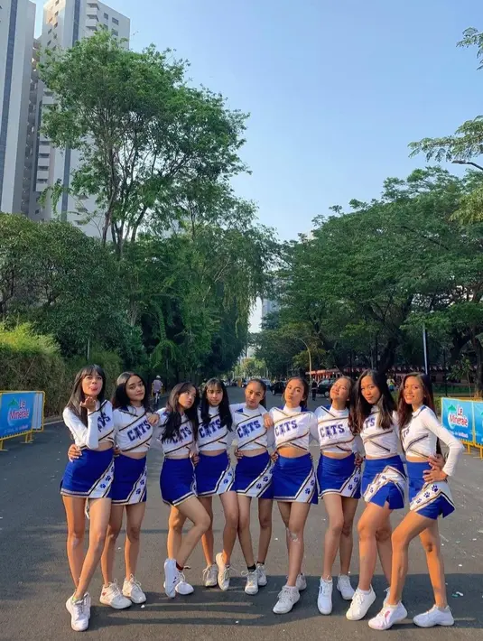 Seperti inilah potret Fuji saat aktif menjadi cheerleader sekolah.[Instagram/fuji_an]