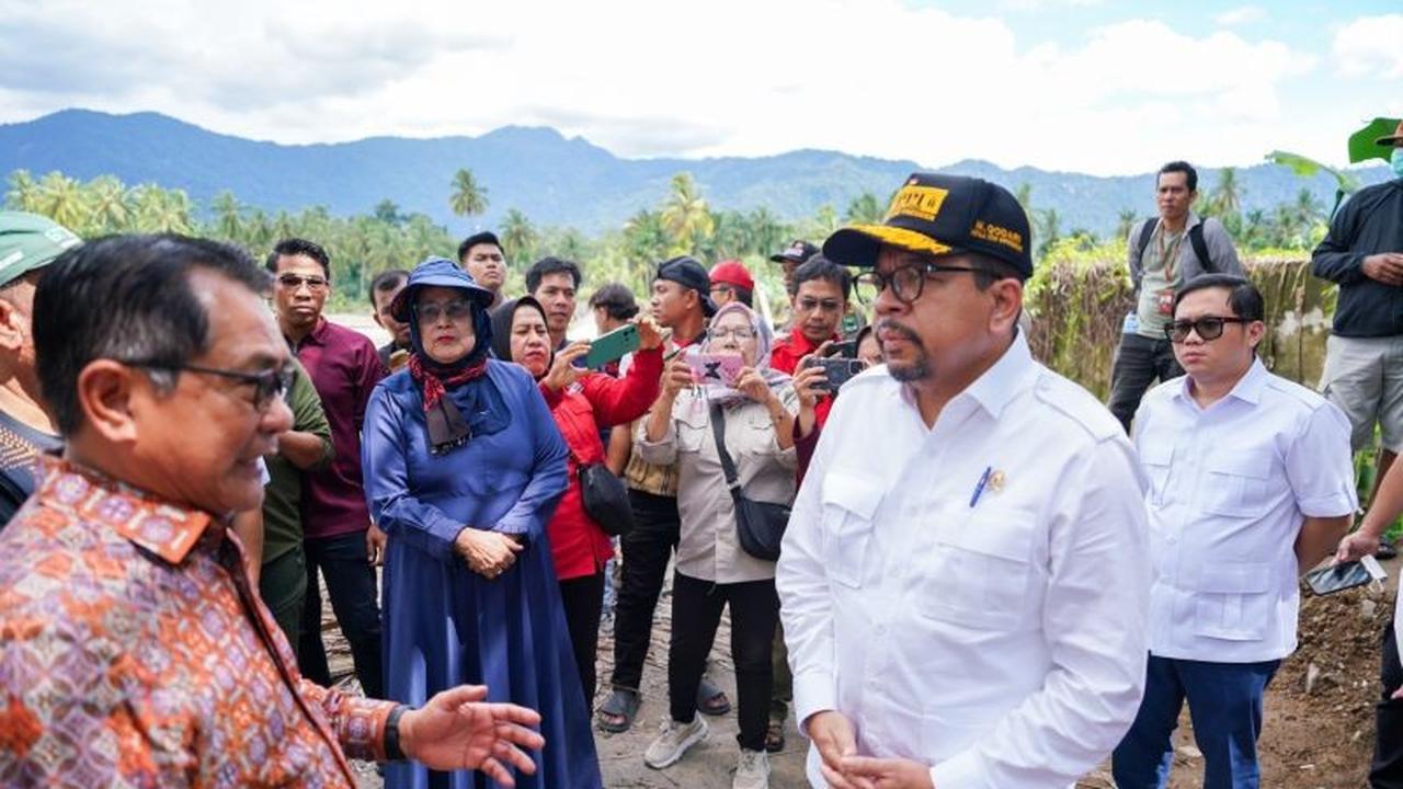 Staf Kepresidenan Tinjau Kerusakan Infrastruktur di Padang Pariaman Pasca Banjir