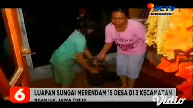 Hujan deras di sejumlah wilayah Jawa Timur, mengakibatkan Kali Lamong meluap hingga ke pemukiman warga, menjadi banjir setinggi 80 centimeter di Gresik. Sementara Nganjuk, Jawa Timur, air Sungai Widas juga meluap dan merendam rumah warga.