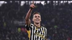 Pemain Juventus, Arkadiusz Milik melakukan selebrasi setelah mencetak gol ke gawang Frosinone pada babak perempat final Coppa Italia di Allianz Stadium, Juventus, Jumat (12/01/2024) dini hari WIB. (AP Photo/LaPresse/Fabio Ferrari)