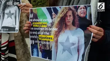 Ahed Tamimi, gadis yang menampar tentara Israel ditangkap dan diadili.