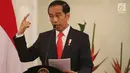 Presiden Jokowi memberikan sambutan saat membuka rapat kerja Kepala Perwakilan Republik Indonesia dengan Kementerian Luar Negeri di Gedung Pancasila, Jakarta, Senin (12/2). Rapat kerja itu mengangkat tema Diplomasi Zaman Now. (Liputan6.com/Angga Yuniar)