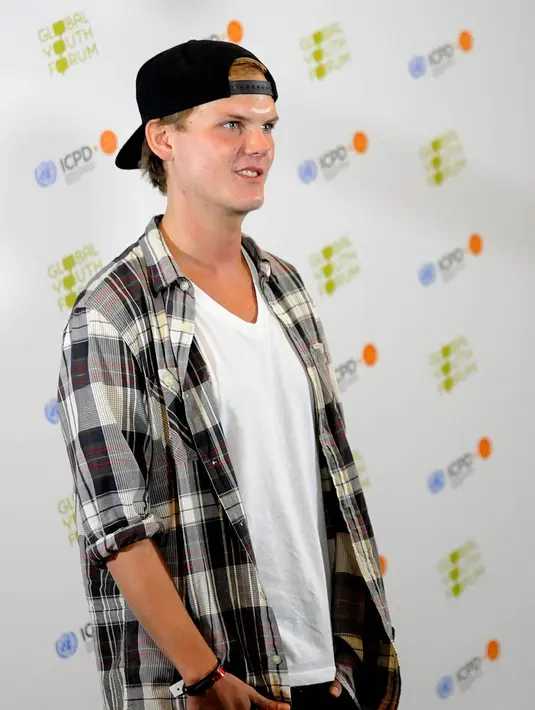 Berikut ini adalah foto-foto mendiang Avicii selama berada di Indonesia. Tepatnya di tahun 2012 silam, Avicii datang ke Indonesia dan tampil di acara pembukaan Global Youth Forum PBB di Bali, Indonesia. (Bambang E.Ros/Kapanlagi.com)