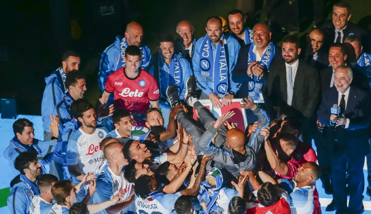 Adapun Napoli meraih scudetto setelah bermain imbang 1-1 melawan Udinese pada pekan ke-33 Liga Italia 2022-2023. (Alessandro Garofalo/LaPresse via AP)