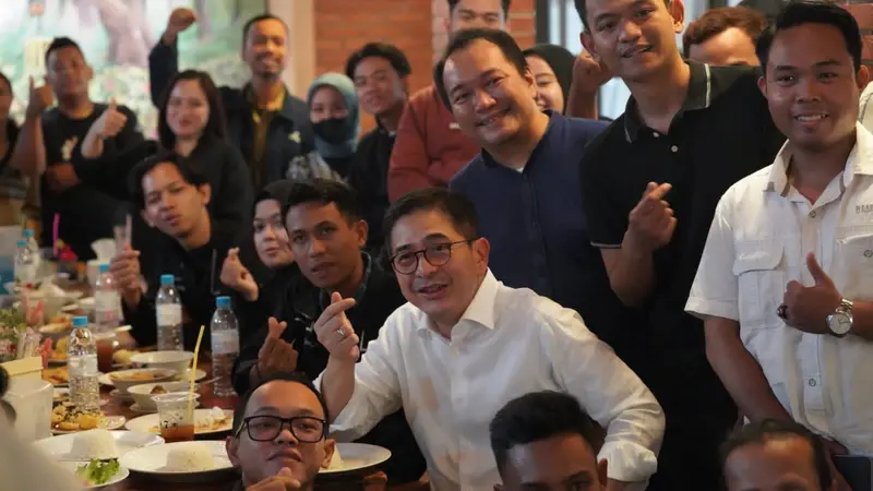 Kebahagiaan dirasakan Ketua Tim Pemenangan Nasional (TPN) Ganjar Pranowo, Arsjad Rasjid. Tokoh muda berdarah Sumatera Selatan (Sumsel) yang juga menjabat sebagai Ketua Umum Kamar Dagang dan Industri Indonesia (Kadin) 2021-2026 tersebut berkesempatan pulan
