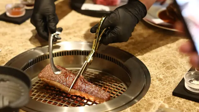 Terlena Pizza Wagyu Mentah di Restoran Akira Back Steak Jakarta, Reservasi Sudah Penuh hingga Maret Meski Baru Dibuka
