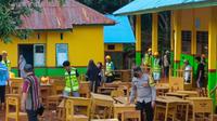 Banjir menerjang rumah dan sekolah di Desa Boenaga Kecamatan Lasolo Konawe Kepulauan di dekat perusahaan pertambangan.