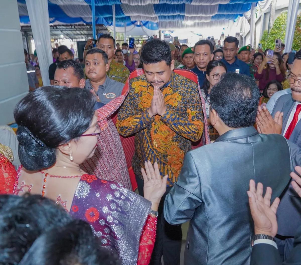 Sementara, Bobby saat ini masih berstatus kader partai berlambang banteng. PDIP mengusung pasangan calon presiden Ganjar Pranowo dan Mahfud MD.