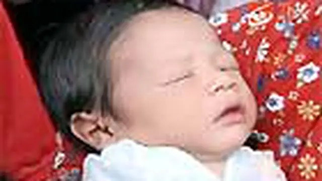 Wanita Belia Tinggalkan Bayi di Angkot
