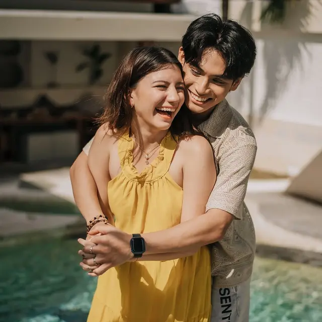 6 Potret Cassandra Lee dan Riky Lie Rayakan 6 Bulan Pernikahan di Gili Trawangan