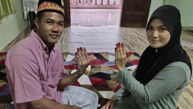 Mobil Sempat Terjebak Banjir, Perjuangan Pasangan Ini Untuk Menikah Bikin Haru