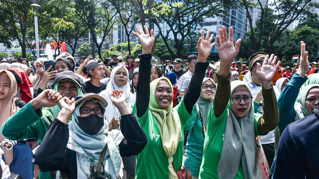 Ribuan kader Partai Persatuan Pembangunan (PPP) ikut memeriahkan pelantikan Presiden dan Wakil Presiden Terpilih 2024-2029, Prabowo Subianto dan Gibran Rakabuming Raka, Minggu (20//10/2024) (Istimewa)