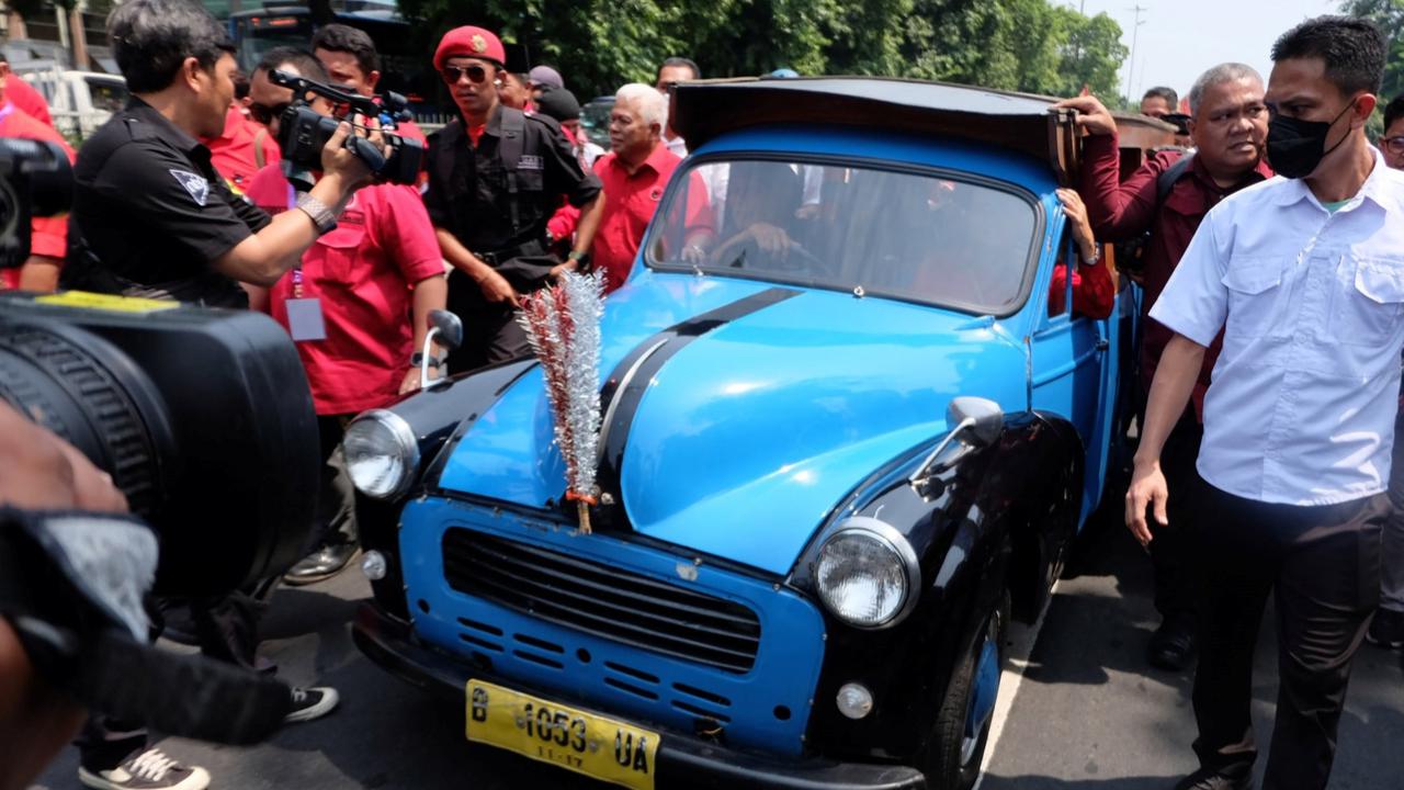 Serba Serbi Cagub-Cawagub saat Daftar Pilkada, Naik Oplet Sampai Diarak Naik Kuda