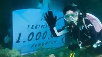 Prilly Latuconsina Pamer Spanduk Bolehkah Sekali Saja Kumenangis 1 Juta Penonton di Bawah Laut Kainama