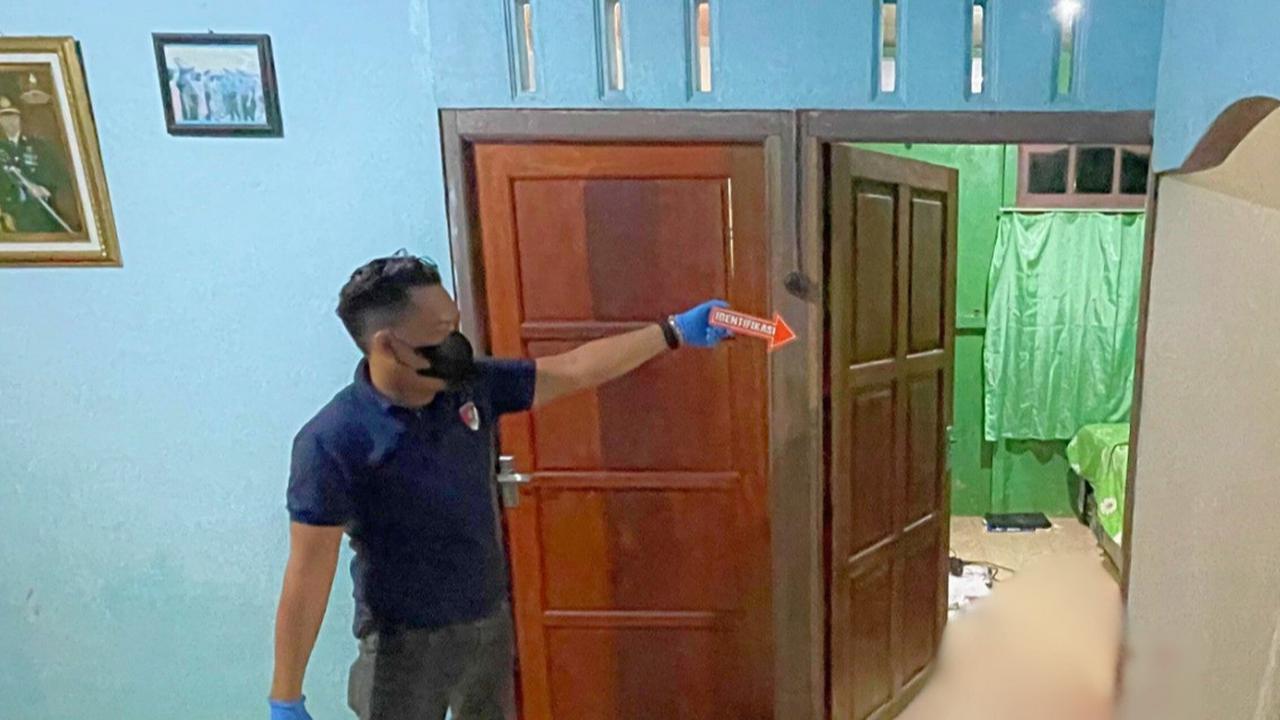 Guru Tewas Bersimbah Darah di Kamar Rumah Diduga Ditusuk Tetangga