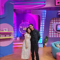 Hal itu pun sontak menarik perhatian netizen yang kemudian menunjukkan dukungan untuk Ayu menjalin hubungan dengan Wisnu. (Foto: Instagram/ayutingting92)