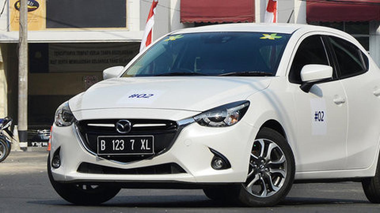 Heboh puluhan mobil tanpa pemilik 'berserakan