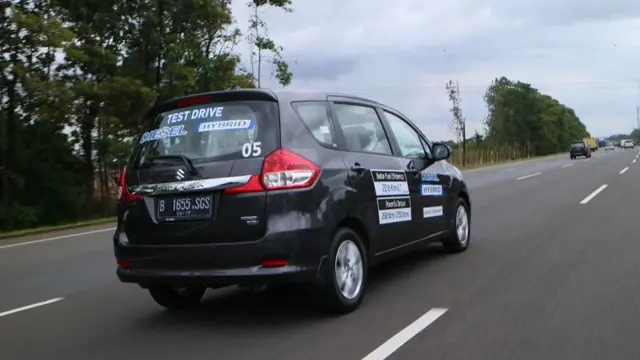 Suzuki Ertiga Diesel Hybrid 