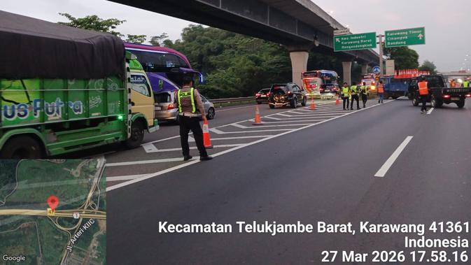 Polisi Terpaksa Alihkan Arus Kendaraan Menuju Cikampek di Gerbang Tol Karawang Barat: Simak Sebabnya!