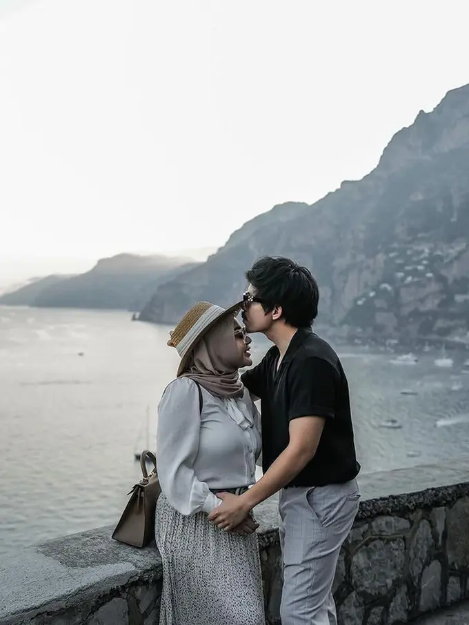 Potret Mesra Aurel Hermansyah dan Atta Halilintar saat berada di Italia. (Foto: Instagram/attahalilintar)