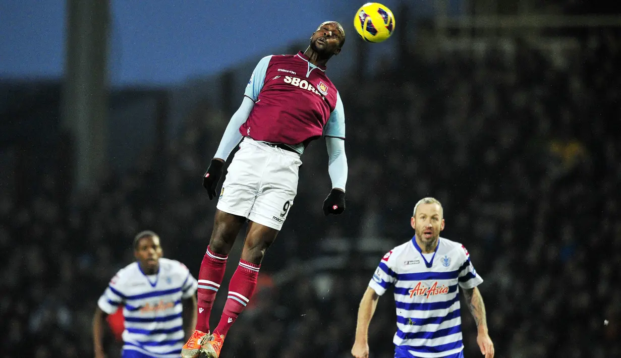 Karir Carlton Cole  bersama West Ham United lebih cemerlang ketimbang bersama Chelsea. Carlton mengoleksi 47 gol bersama The Hammers pada  tahun 2006-2013. (AFP/Glyn Kirk)