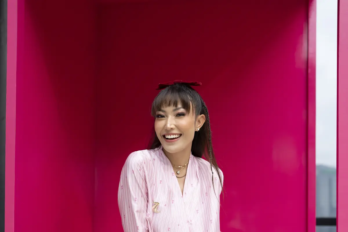 6 Inspirasi Outfit Buka Puasa dengan Nuansa Pink dari Ririn Ekawati hingga Cynthia Ramlan
