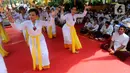 Umat Hindu menjalani upacara prosesi Tawur Agung Kesanga di Pura Cinere, Jakarta Selatan, Rabu (21/3/2023). (merdeka.com/Arie Basuki)