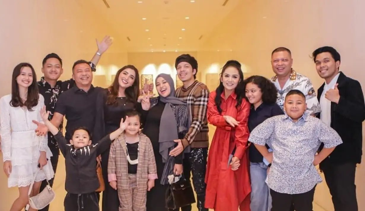 Keluarga Anang Hermansyah dan Raul Lemos (Instagram/raullemos06)