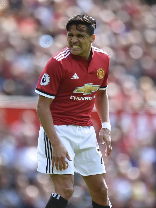 2. Alexis Sanchez - La Cuarta, media ternama dan terkemuka di Cile cukup lantang membahas kebugaran seorang Alexis Sanchez. Penyerang mungil tersebut menemukan puncak kebugaran saat membela Udinese hingga Barcelona. (AFP/Oli Scarf)