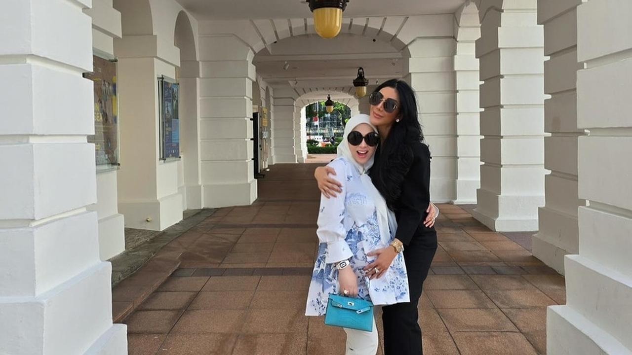 Momen Kebersamaan Syahrini Dna Junita Liesar