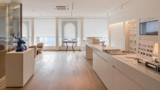 Buka di Jakarta, Showroom Interior Ini Mengusung Tema Monokrom Modern