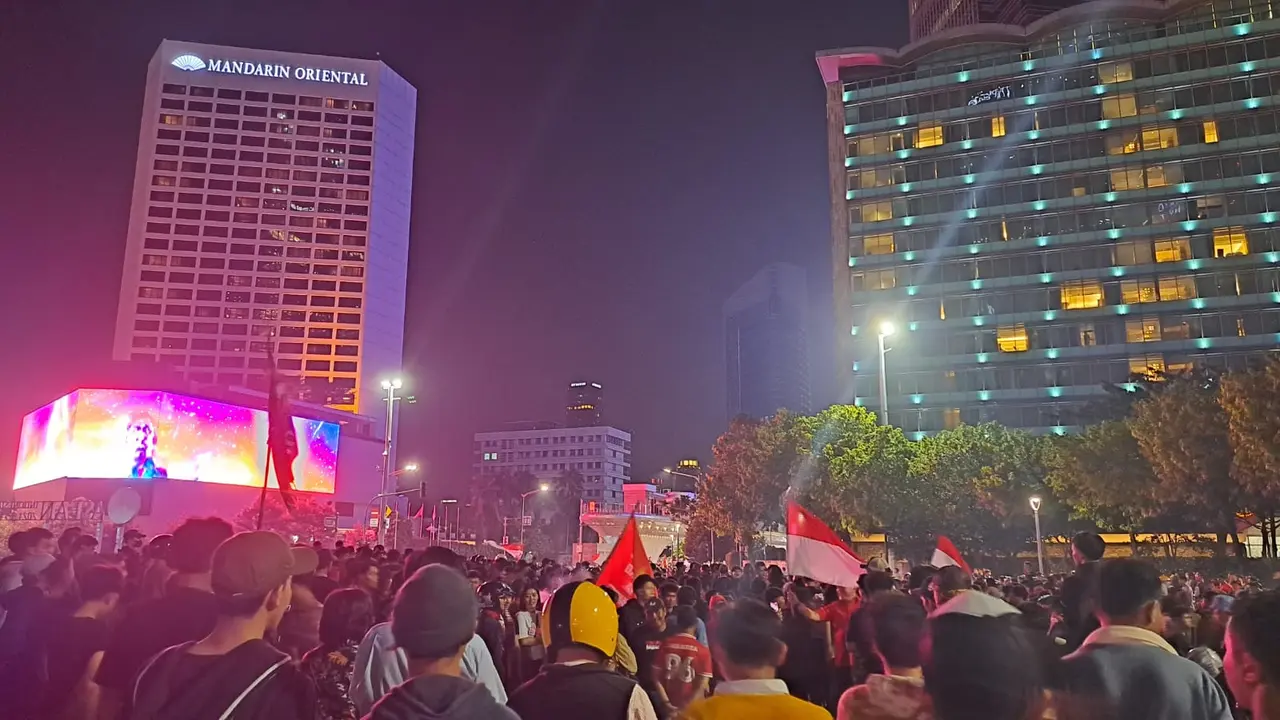 Suporter Timnas Indonesia di Bundaran HI