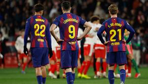 Penyerang Barcelona, Robert Lewandowski, gagal menghindarkan timnya dari kekalahan 1-2 kontra Girona pada laga pekan ke-24 La Liga di Estadi Municipal de Montilivi, Selasa (17/02/2026) dini hari WIB. (AP Photo/Joan Monfort)