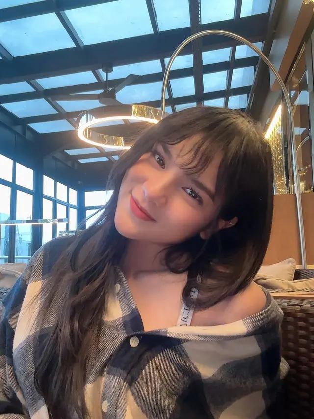 Poni baru Davina Karamoy