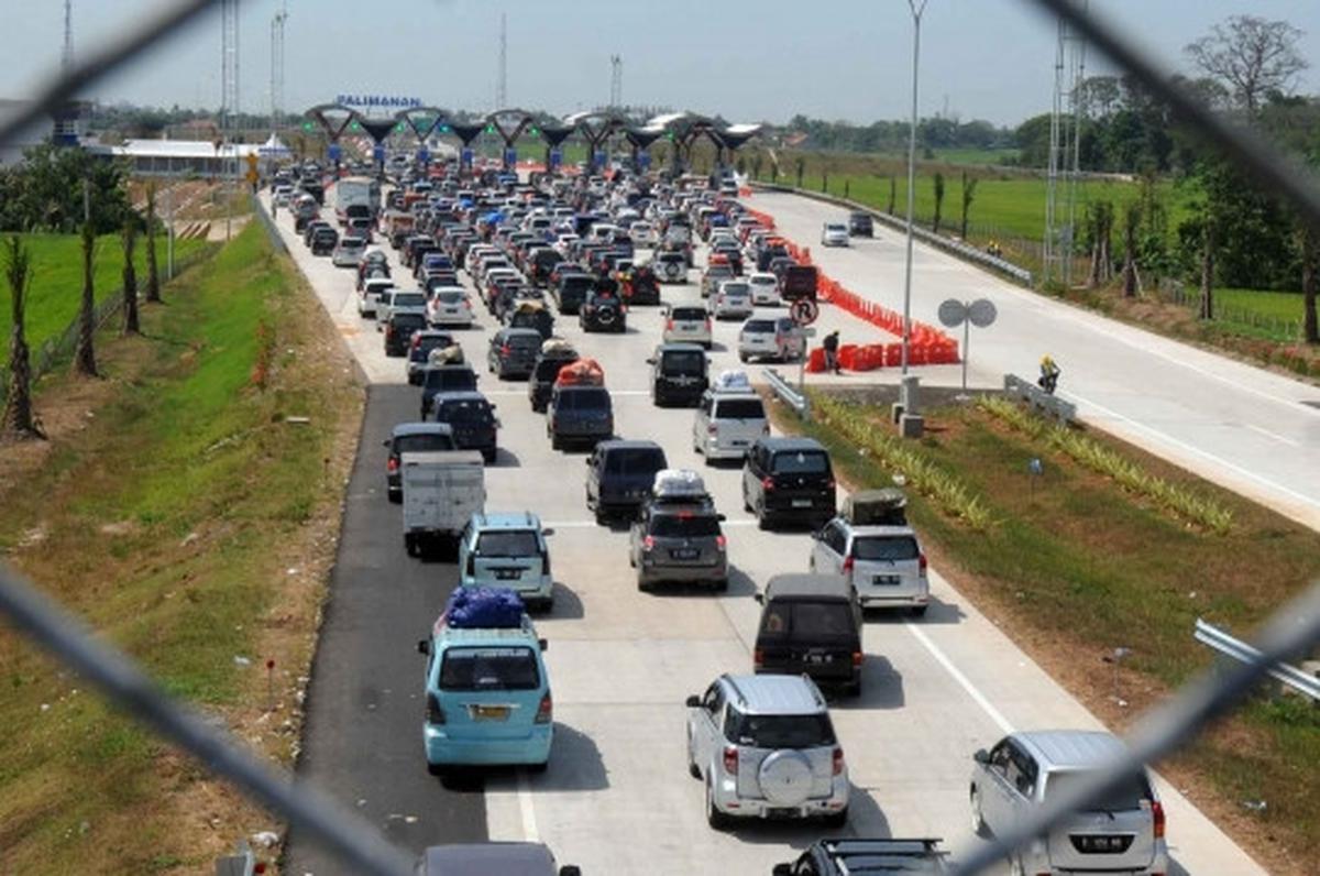Puncak arus mudik, antrean keluar Tol Palimanan hingga 20 Km