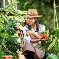 ilustrasi menanam sayuran/photo by jcomp on freepik