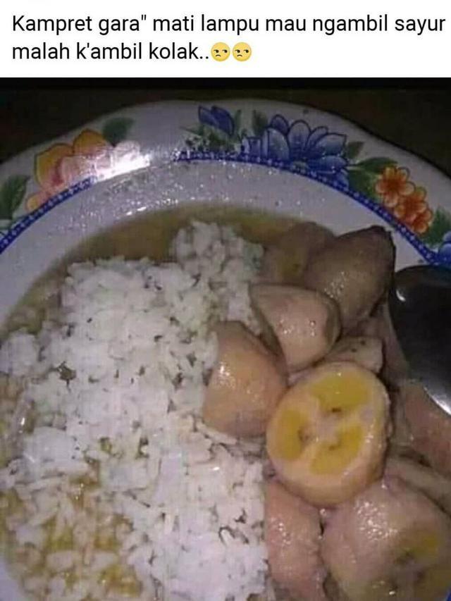 6 Potret Nasi Dicampur dengan Kuah Nyeleneh Ini Bikin Tak Nafsu Makan