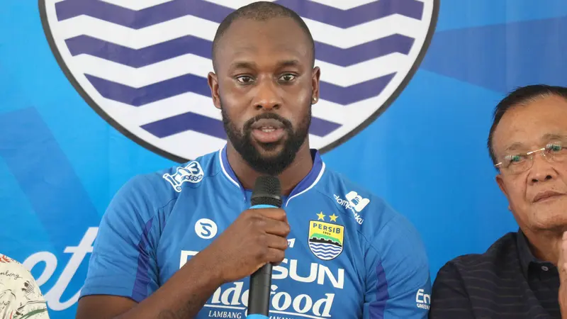 Striker Persib Bandung Carlton Cole (Liputan6.com / Kukuh Saokani)