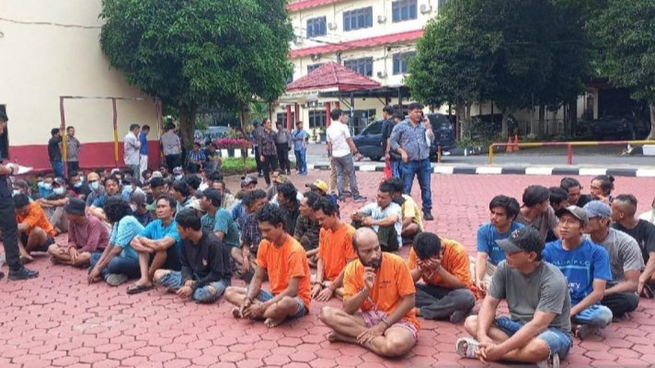 VIDEO: Jatanras Gregetan Anggota PP Preman Sok Galak, Polisi Keras "Masih Senyum, Berlutut!"