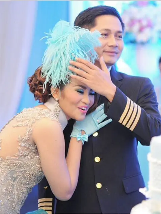 Saat itu, penyanyi dangdut tersebut baru saja ditinggal nikah oleh kekasihnya. Ia lantas mencari kenalan lewat jejaring sosial. (dok. Pribadi)